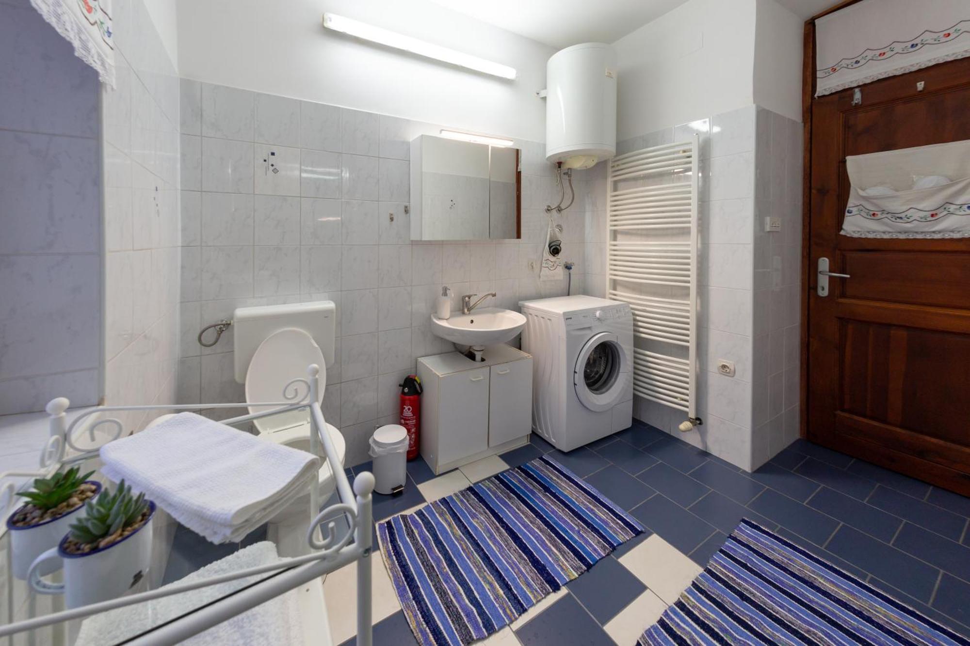 Apartments Paradiso Otočac Стая снимка